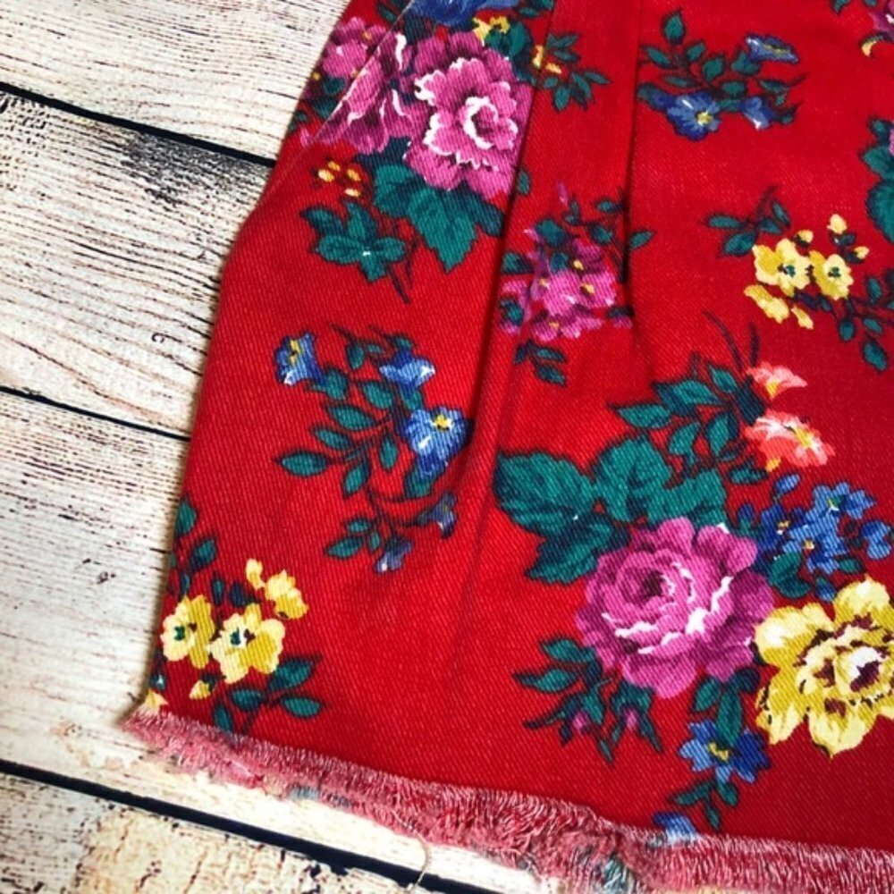 Vintage High Waisted Floral Print Shorts - Picture 4 of 5